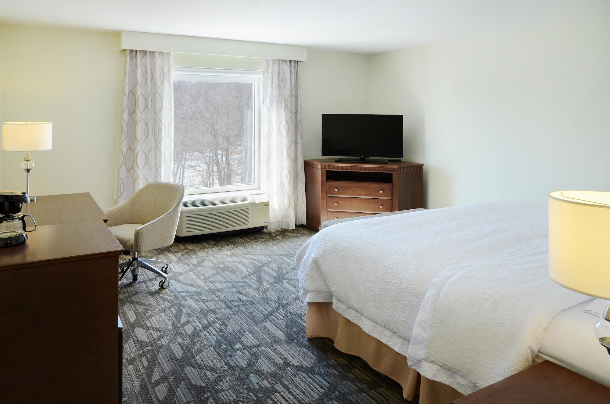 Hampton Inn & Suites Saint John Exterior photo