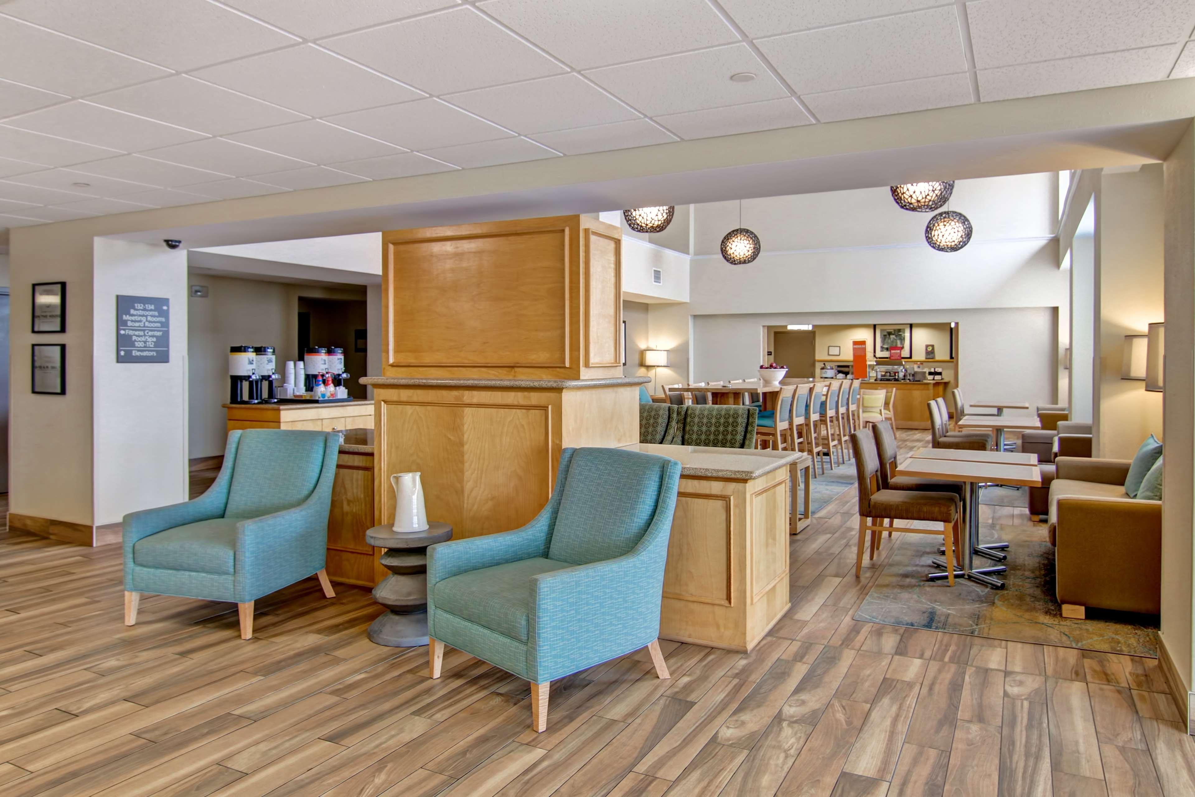 Hampton Inn & Suites Saint John Exterior photo