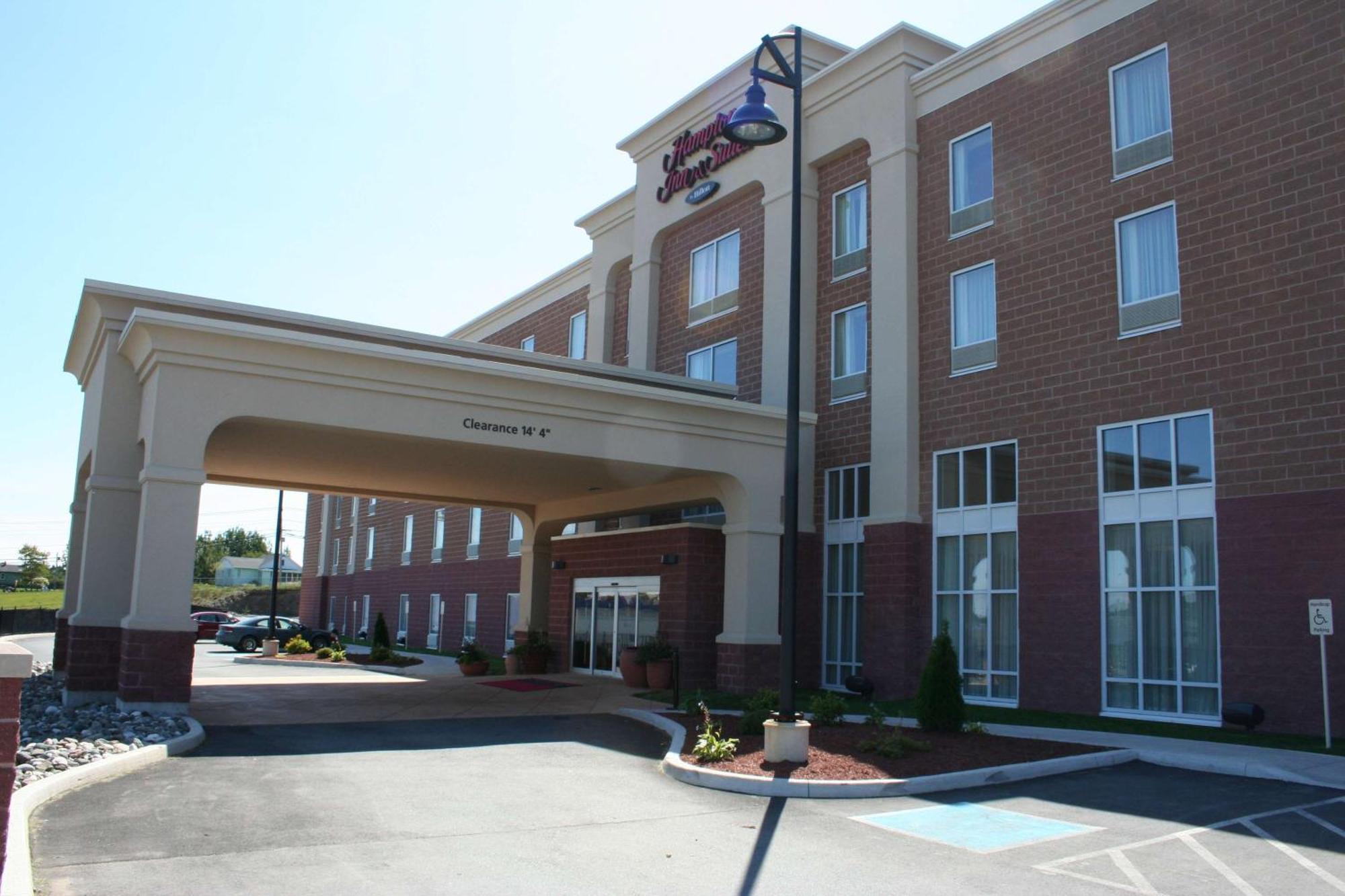 Hampton Inn & Suites Saint John Exterior photo