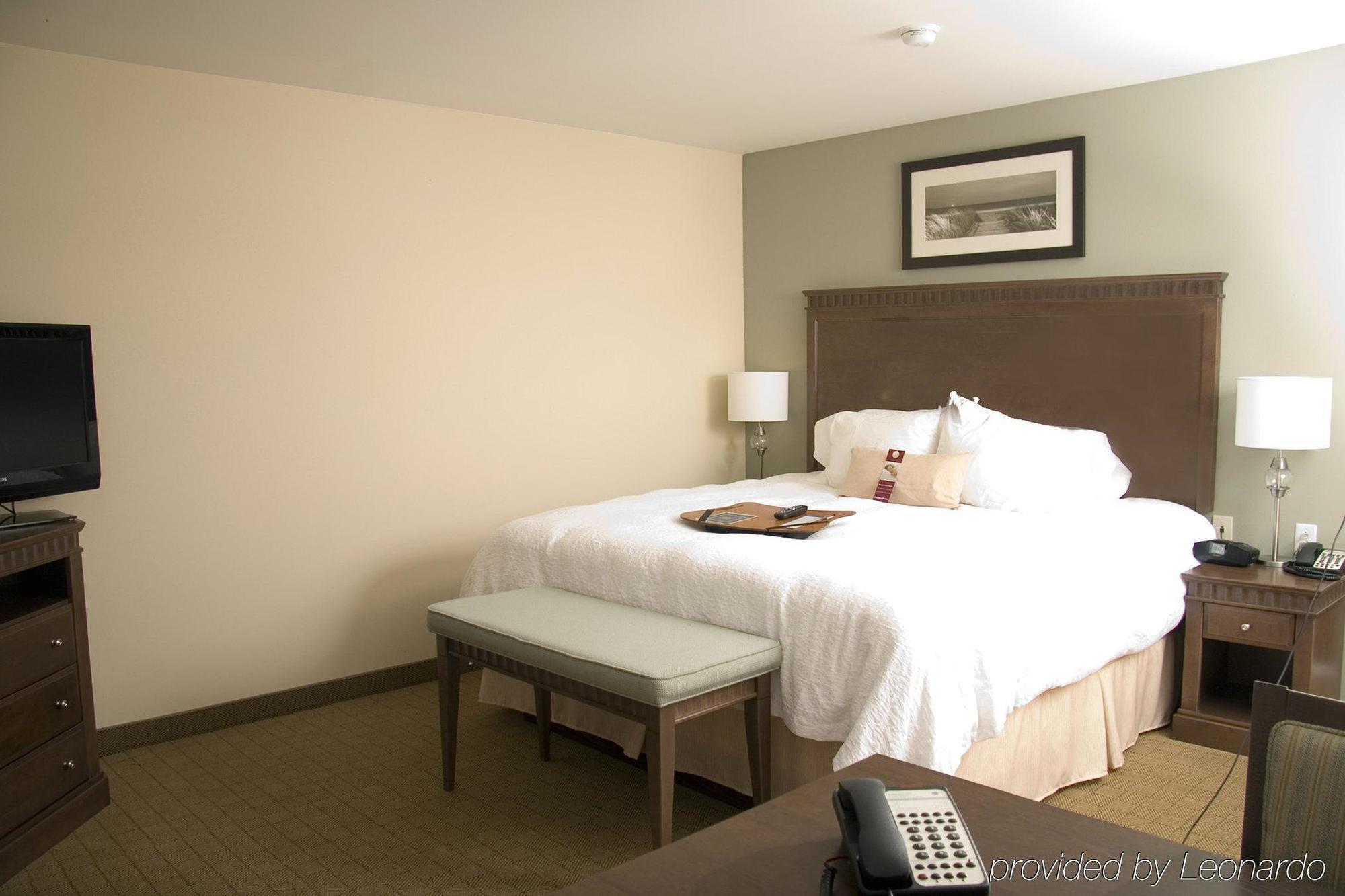 Hampton Inn & Suites Saint John Exterior photo